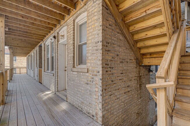 Building Photo - 931 Brummel St