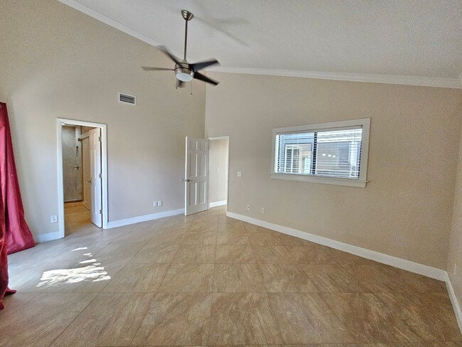 Building Photo - 3 bedroom 2 bath furnished & remodeled hom...