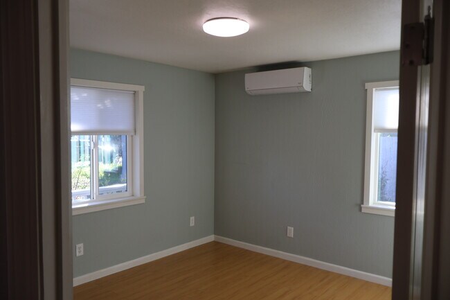 Building Photo - 770 Verano Ave