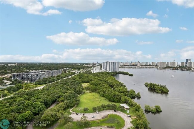 Building Photo - 16385 Biscayne Blvd