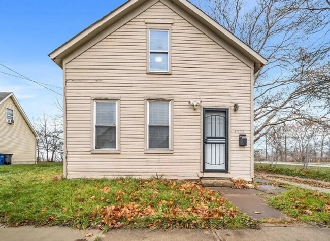 Building Photo - Comfortable  3-Bedroom Home in Cleveland