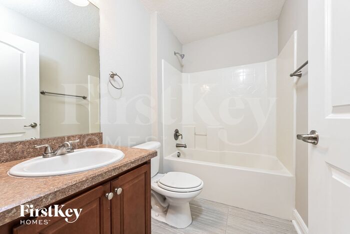 Building Photo - 2178 Chickadee Dr