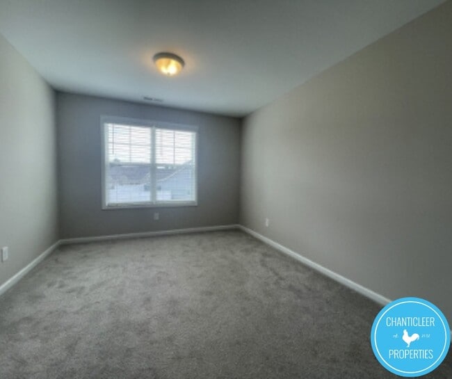 Building Photo - 764 Putney Hl Rd