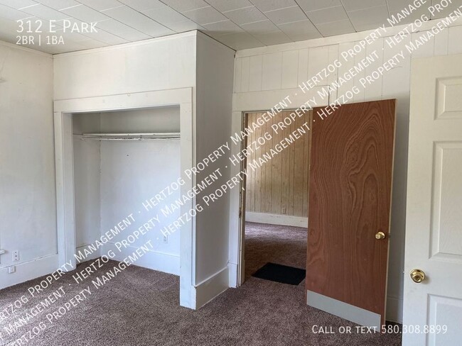 Building Photo - Adorable 2-Bedroom Home for Rent - Just $695!