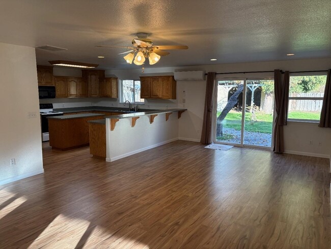 Building Photo - 310 Barbara Ave