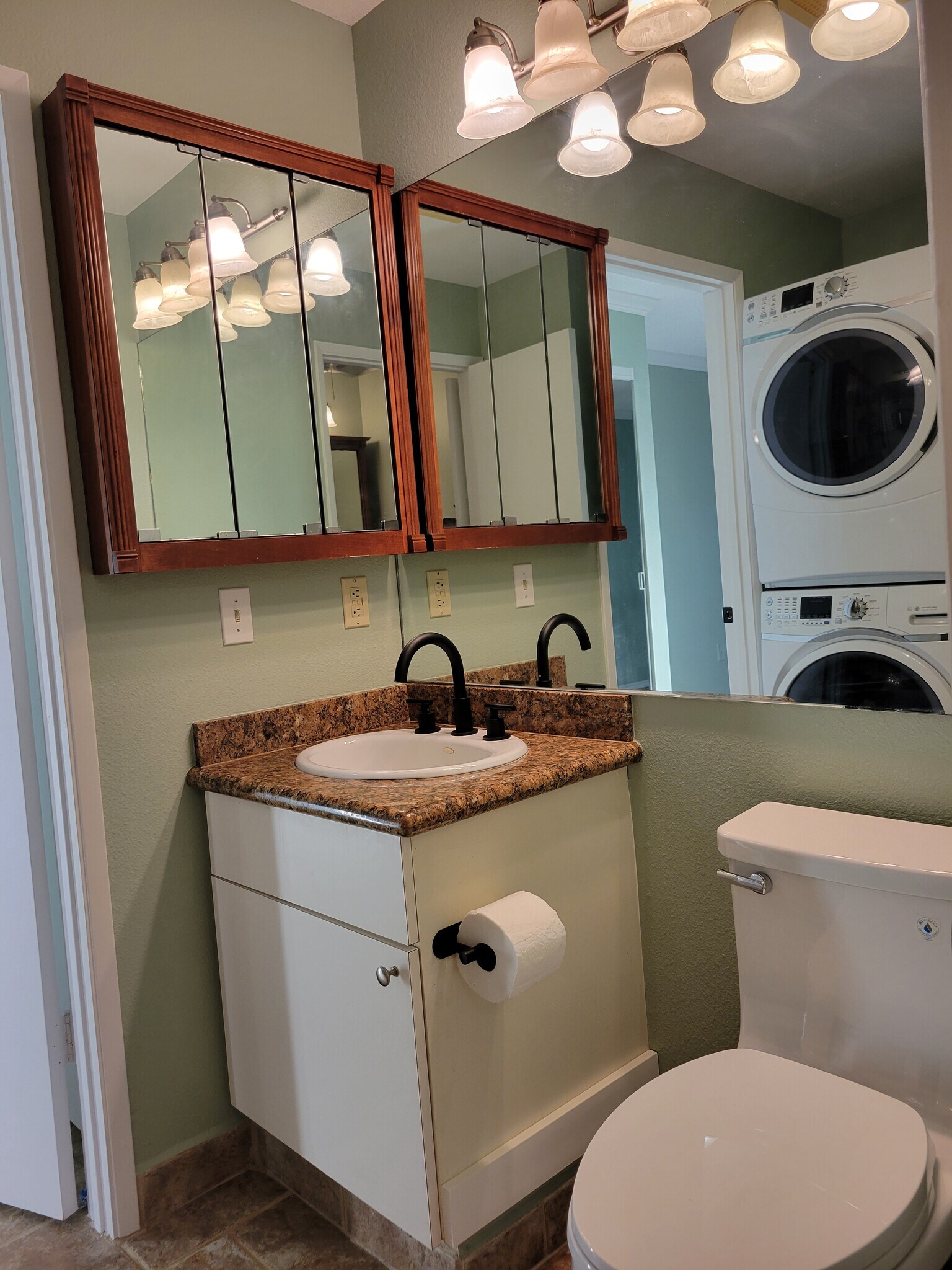 Building Photo - 160 Keonekai Rd