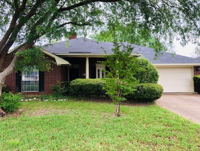 Primary Photo - $500 OFF FIRST MONTHS RENT-STOCKWELL PLACE...