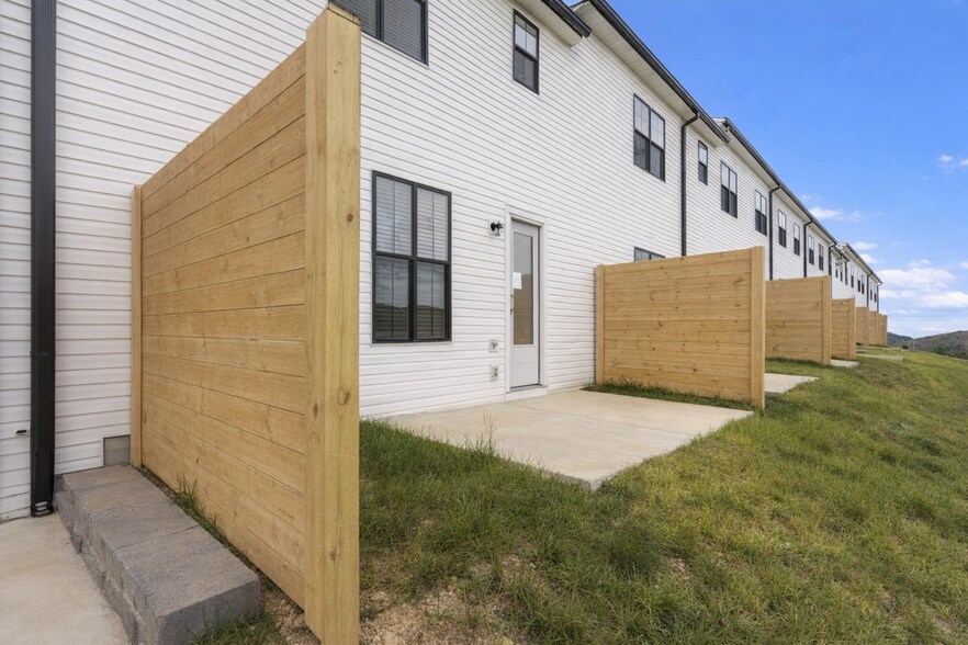 Building Photo - 9147 Rolling Stone Way
