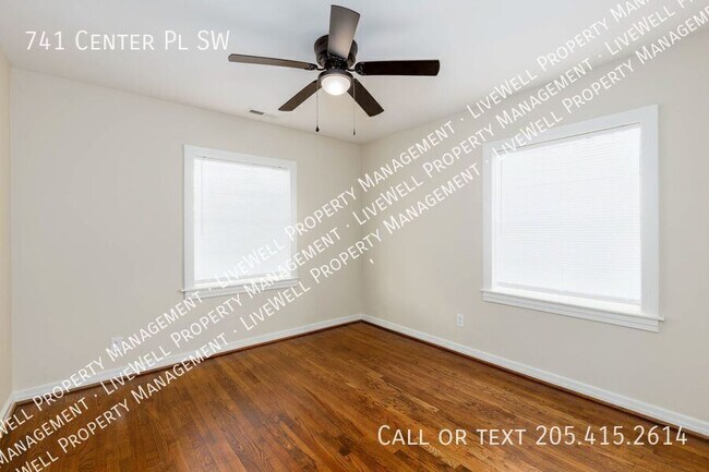 Building Photo - 741 Center Pl SW