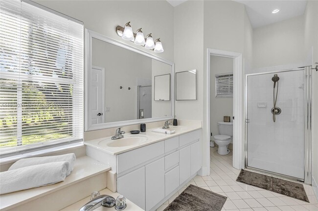 Building Photo - 1579 Banyan Way