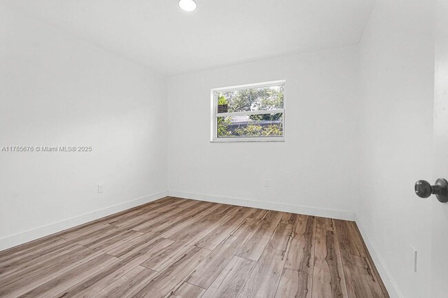 Building Photo - 128 NW 61st St
