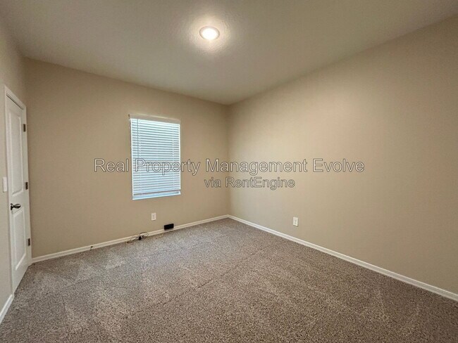 Building Photo - 9624 W Raymond St