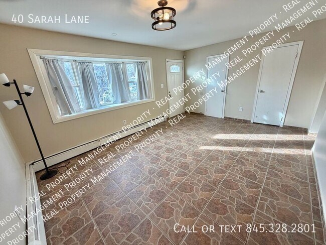 Building Photo - 40 Sarah Ln