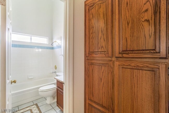 Building Photo - Gated Community, 1-Story, 3 Bedrooms Home ...