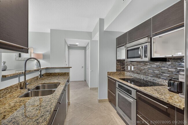 Building Photo - 550 Okeechobee Blvd