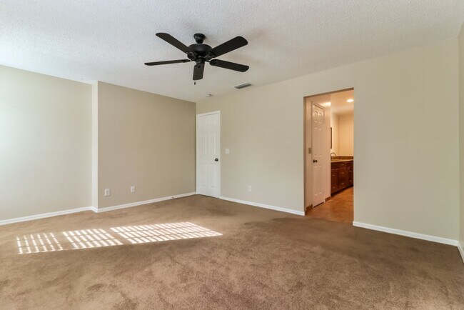 Primary bedroom - 9703 Pleasant Run Way
