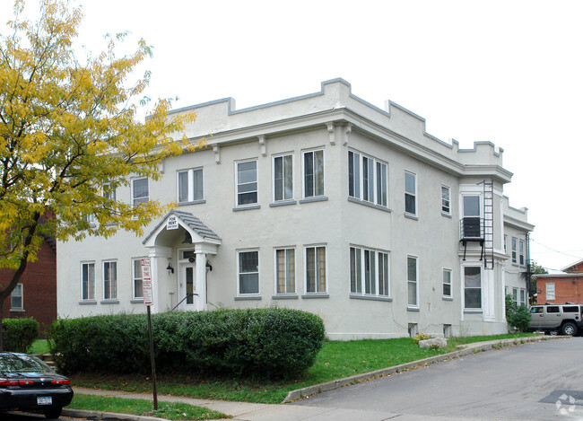 Primary Photo - 141 S Fitzhugh St