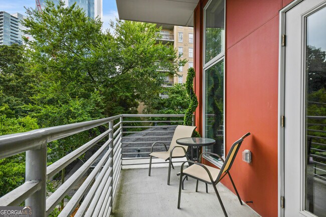 Building Photo - 208 12th St NE