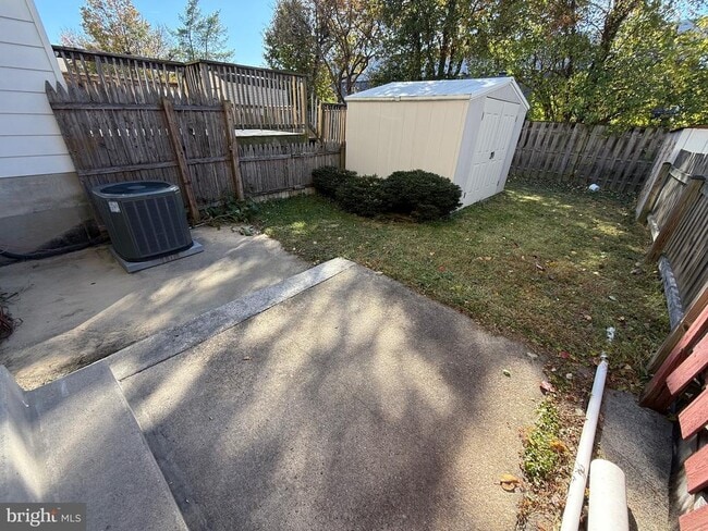 Building Photo - 34 King Charles Cir