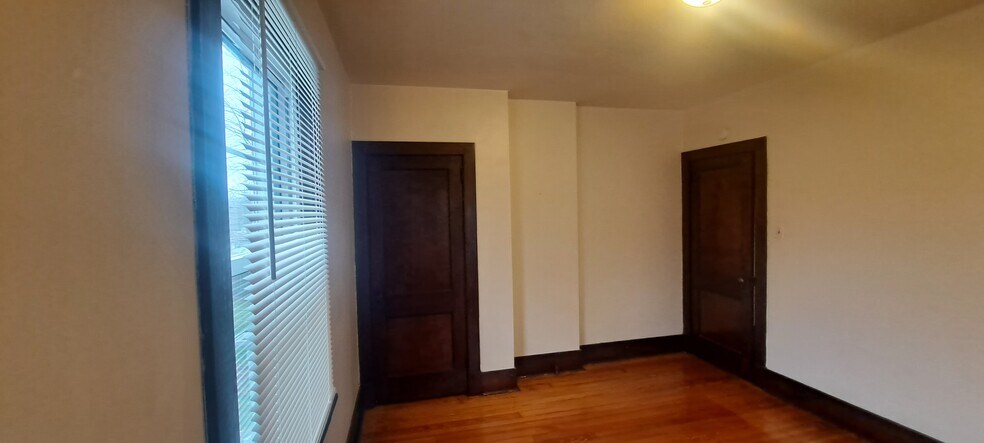 back bedroom - 182 North Ave