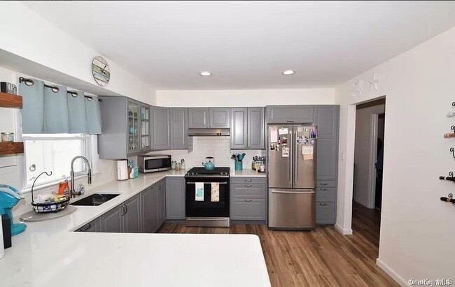 Building Photo - 113 Harding Ave