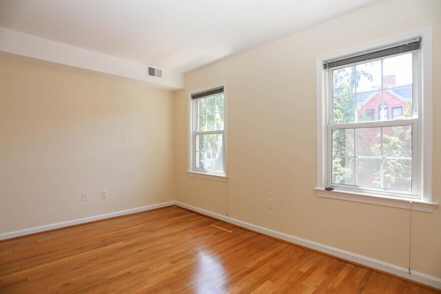 Building Photo - 1729 Corcoran St NW