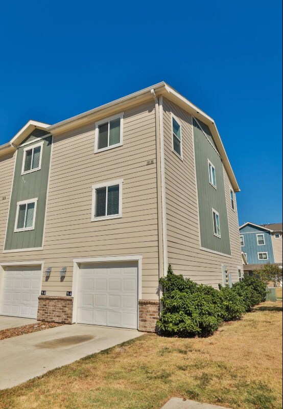 Building Photo - 21155 Gosling Rd