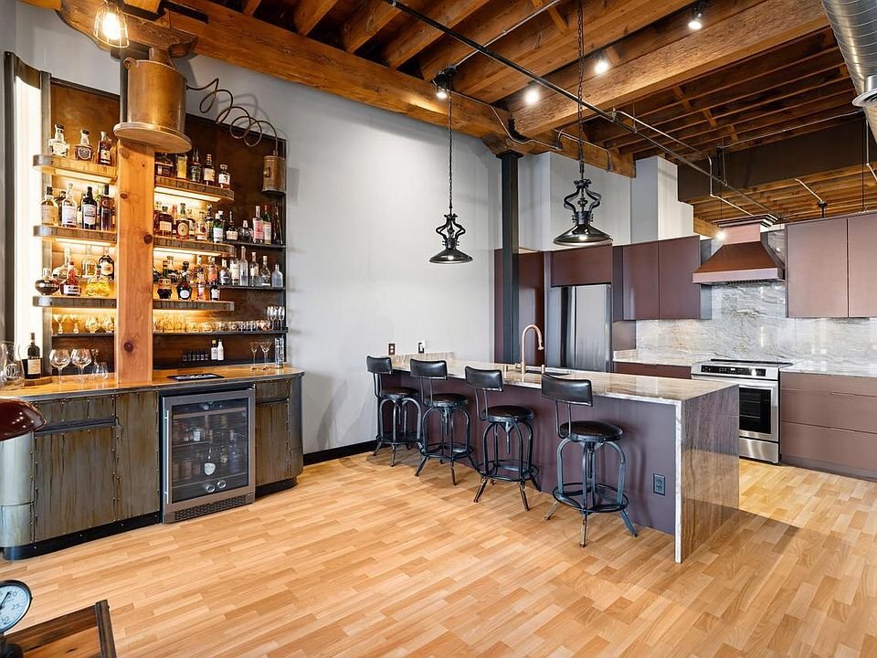 Building Photo - 205 N Water St