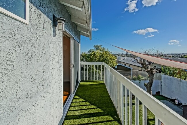 Building Photo - SPACIOUS & AIRY, GOLDEN TRIANGLE 4BR3BA HOME W/ CITY/MOUNTAIN VIEWS, OPEN & AIRY LIVING SPACE & S...