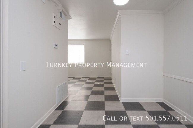 Building Photo - 623 Sherman St