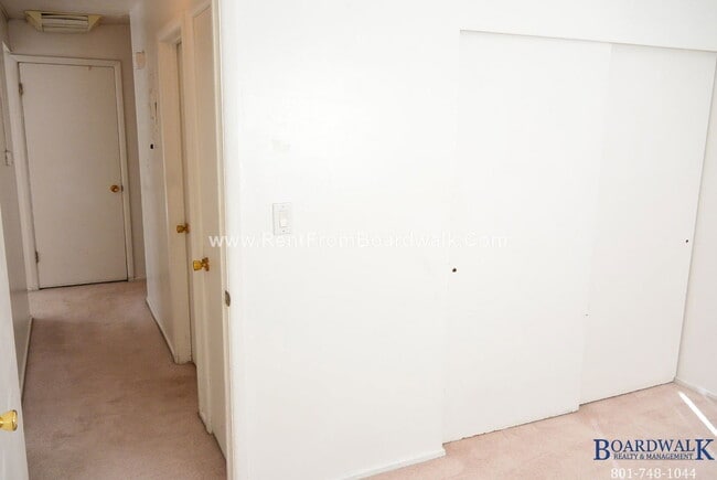 Building Photo - 4637 Harman Dr