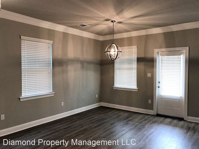 Building Photo - 3 br, 2.5 bath House - 507 Perfect Place