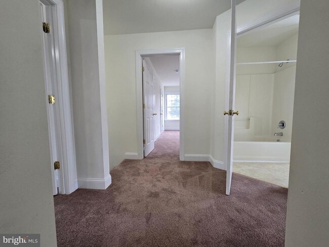 Building Photo - 271 Ashton Ct