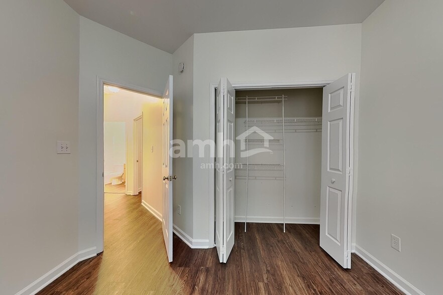 Building Photo - 102 Selsey Dr