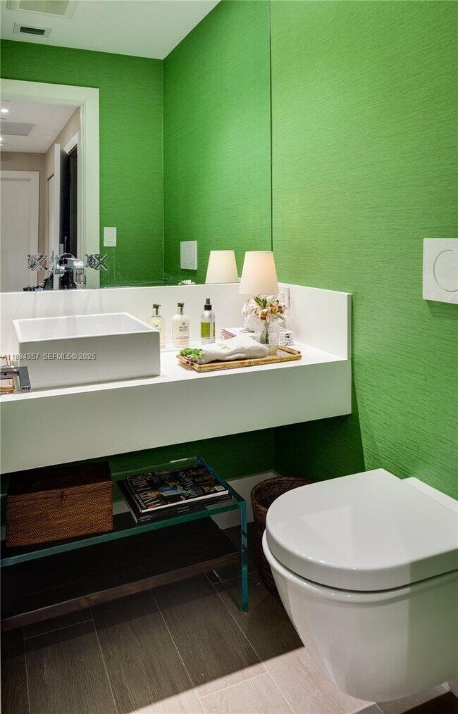 Building Photo - 19222 Fisher Island Dr