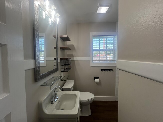 Building Photo - 2202 28th St