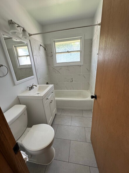 Building Photo - 2382 S 92nd St