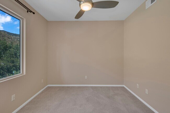 Building Photo - 3183 Dehesa Rd
