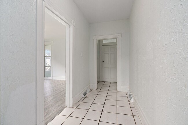 Building Photo - Unbeatable 4 Bedroom home in Greensburg available July 1!