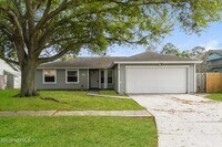 Building Photo - 13252 Morning Sun Dr