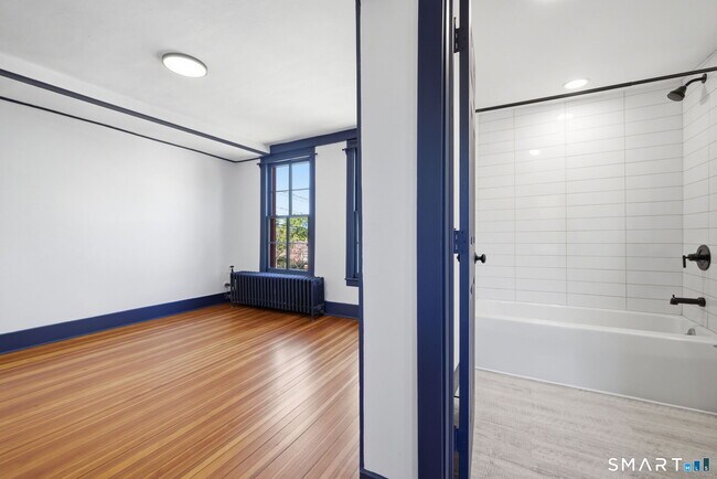 Building Photo - 883 Worthington Ridge