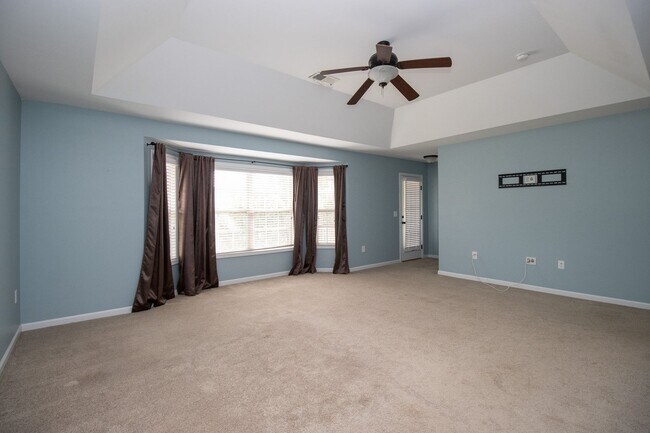 Building Photo - Elegant All-Brick 4 Bedroom Home on a Quie...