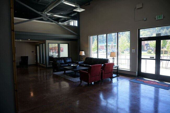 Building Photo - Charming Studio for Rent: Enjoy the Added ...