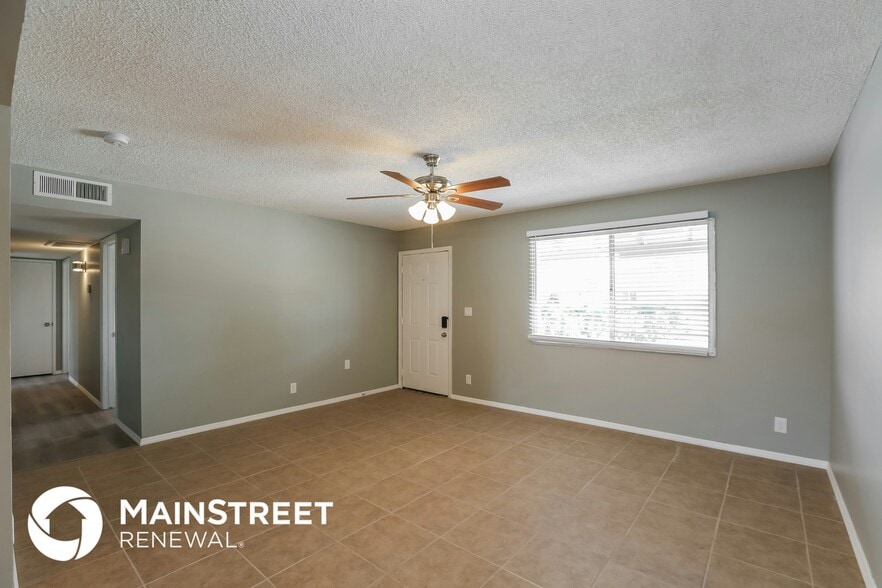 Building Photo - 1347 W 7th Dr