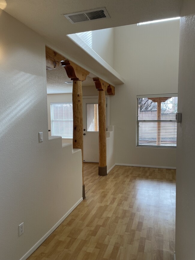 Building Photo - 7304 Via Contenta NE