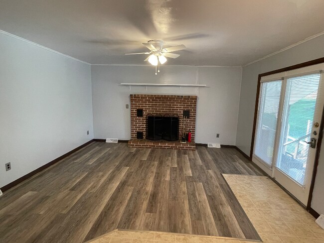 Building Photo - 4755 Oak Ridge Rd