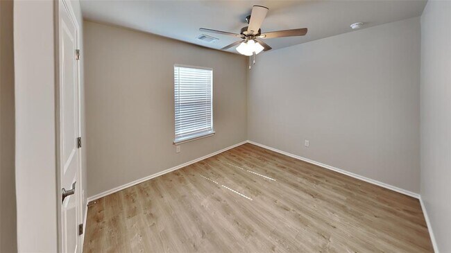 Building Photo - 9121 NW 127th St