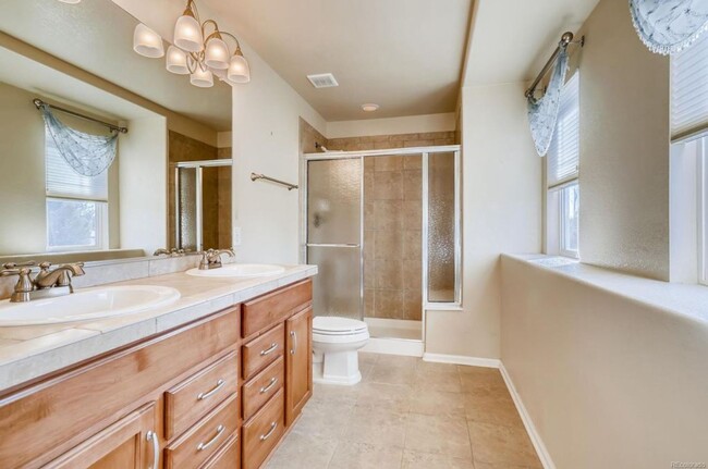 Building Photo - Spacious 3-Bed, 2.5-Bath Townhouse in Waln...