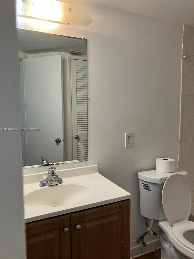 Building Photo - 2837 N Course Dr