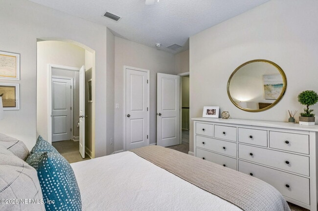 Building Photo - 209 Manor Ln